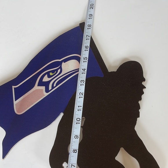***SOLD********Seattle Seahawks 18" Team Logo Bigfoot - Picture 6 of 9